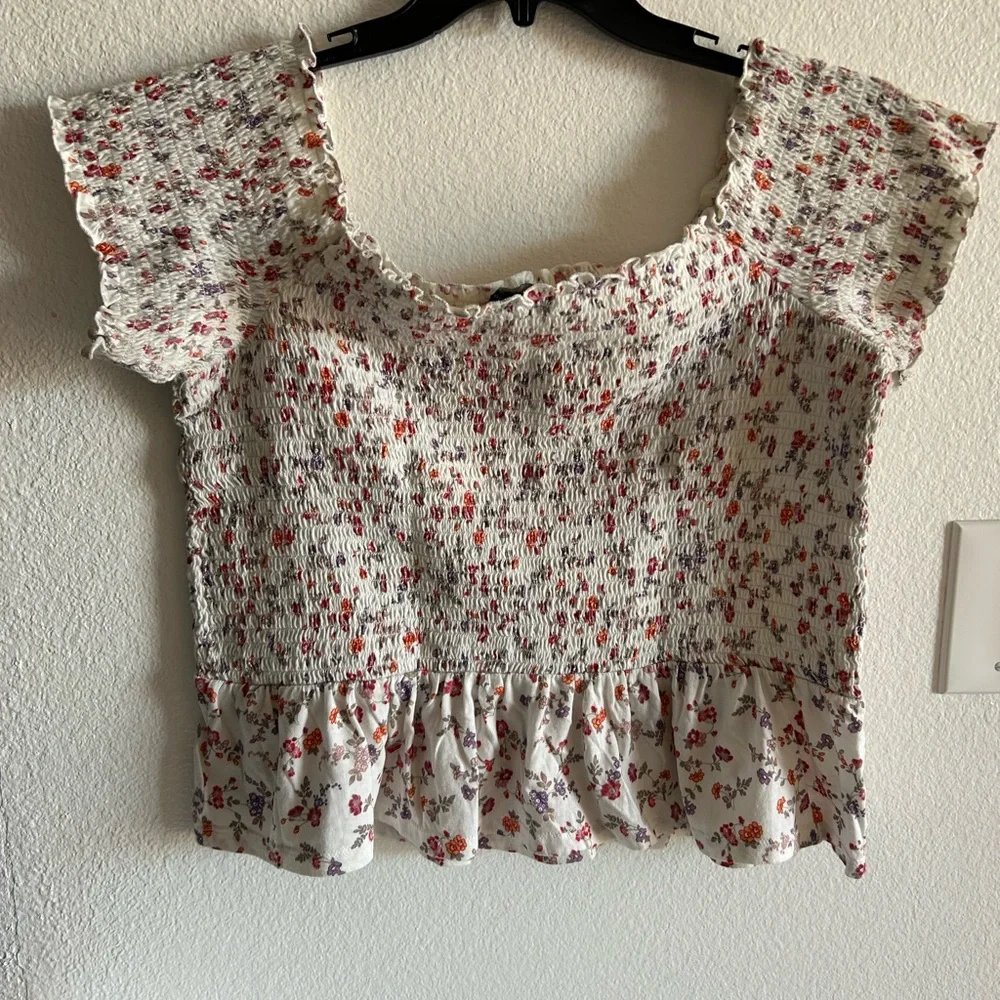 Floral Ruffle Sleeve Top - Picture 2 of 3